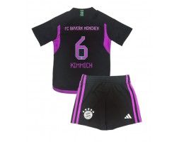 Bayern Munich Joshua Kimmich #6 Koszulka Wyjazdowych Dziecięca 2023-24 Krótki Rękaw (+ Krótkie spodenki)